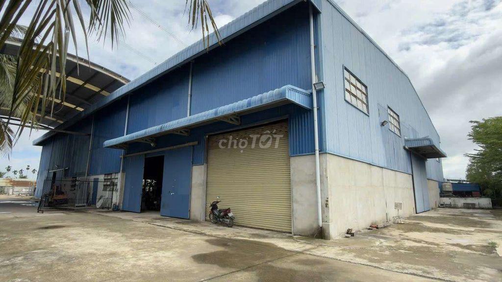 Bán gấp xưởng 8155m2. ĐT825 . Đức Hoà Thượng . Long An
