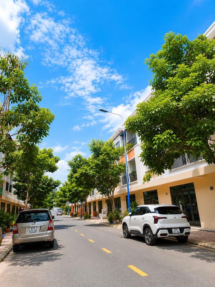 Cần ra gấp nhà phố Thuận An sát VSIP 1, sổ sẵn 2.9 tỷ, đường thông 13m