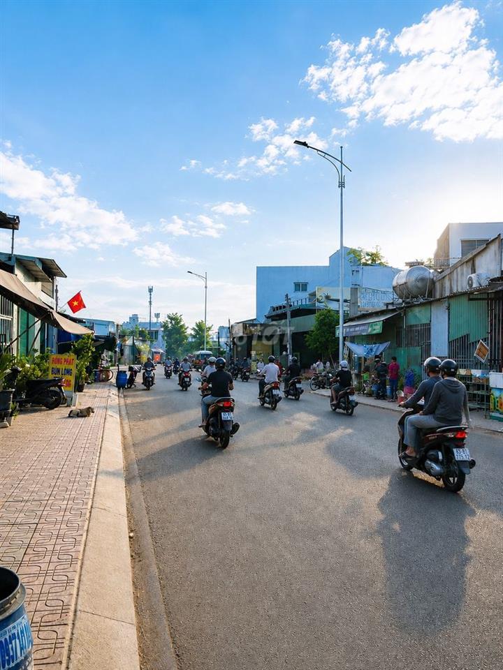 Nhà Mặt Tiền Kinh Doanh Đường Lớn Bình Chuẩn 67 An Phú Giá Chỉ 4.42 Tỷ