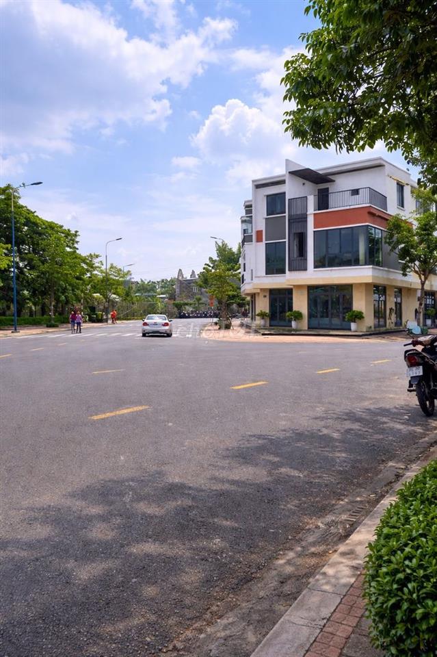 Hiếm! Nhà góc 2 mặt tiền đường thông 15m giá đầu tư chỉ 3.85 tỷ 