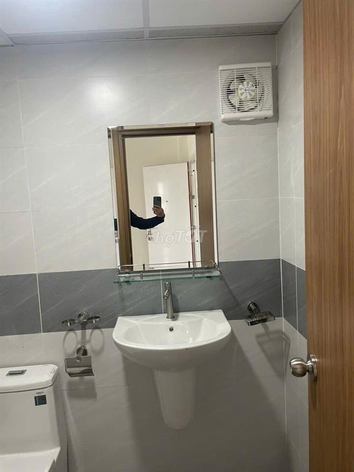 Chinh chủ cần bán Căn hộ góc 2PN2WC 61m2 gần cầu Phú Long Quận 12