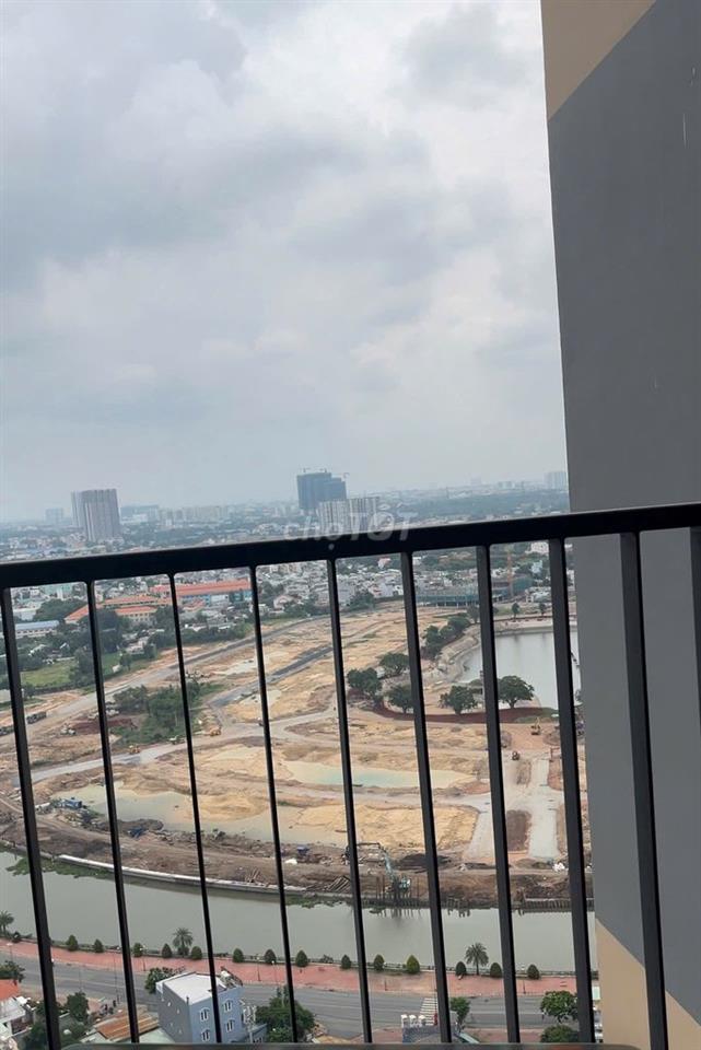 Căn hộ 1PN view hồ gươm xanh đã lắp rèm giàn phơi