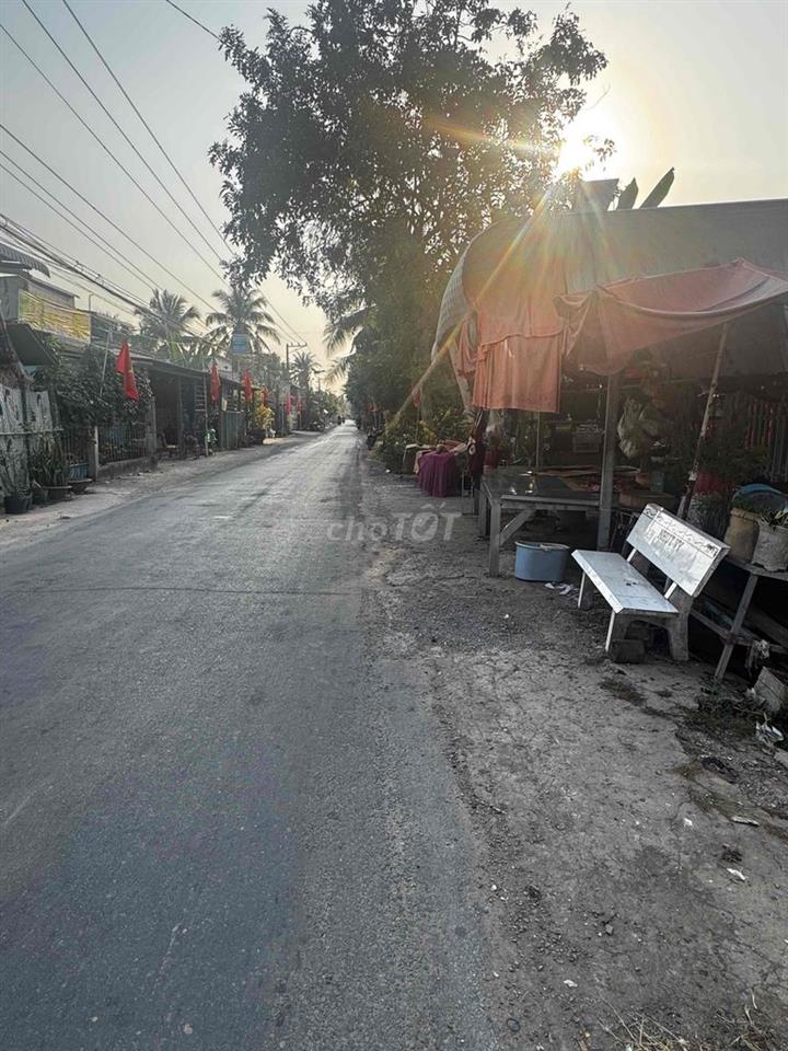 Bán đất 6x25 mặt tiền đường gần trường tiểu học A Long An