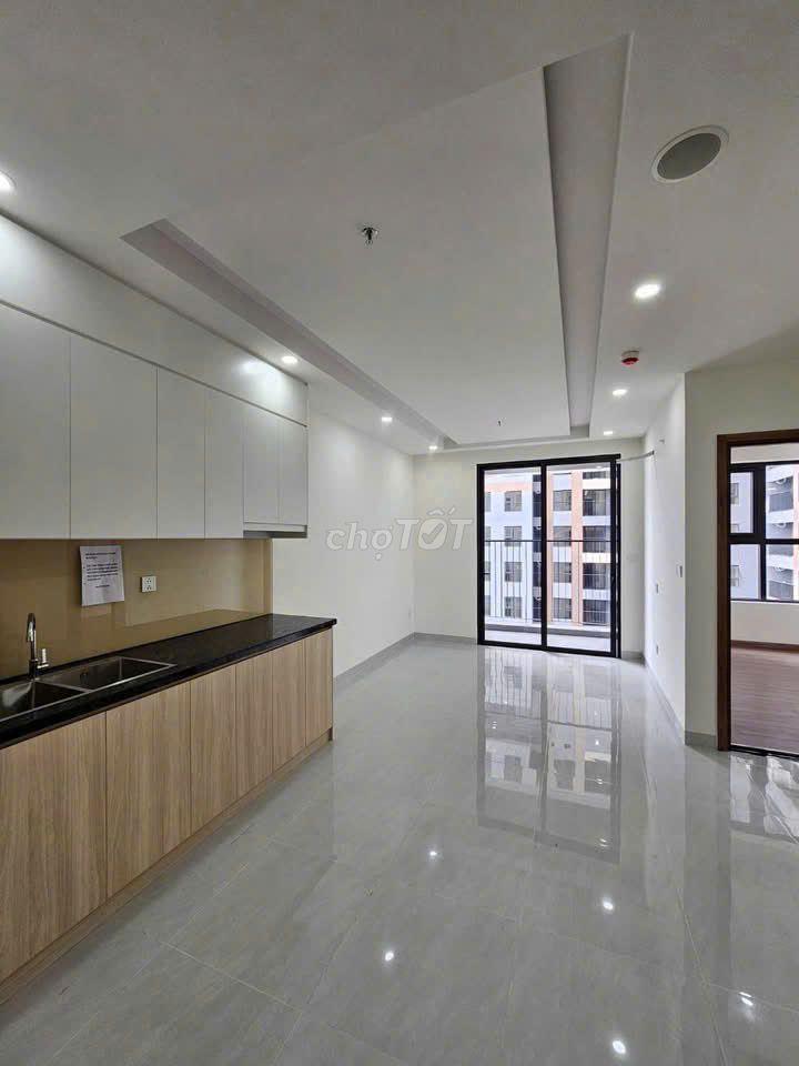 Chính Chủ bán gấp căn 2PN 2WC DT 73m2 hướng Đông Nam view hồ bơi 