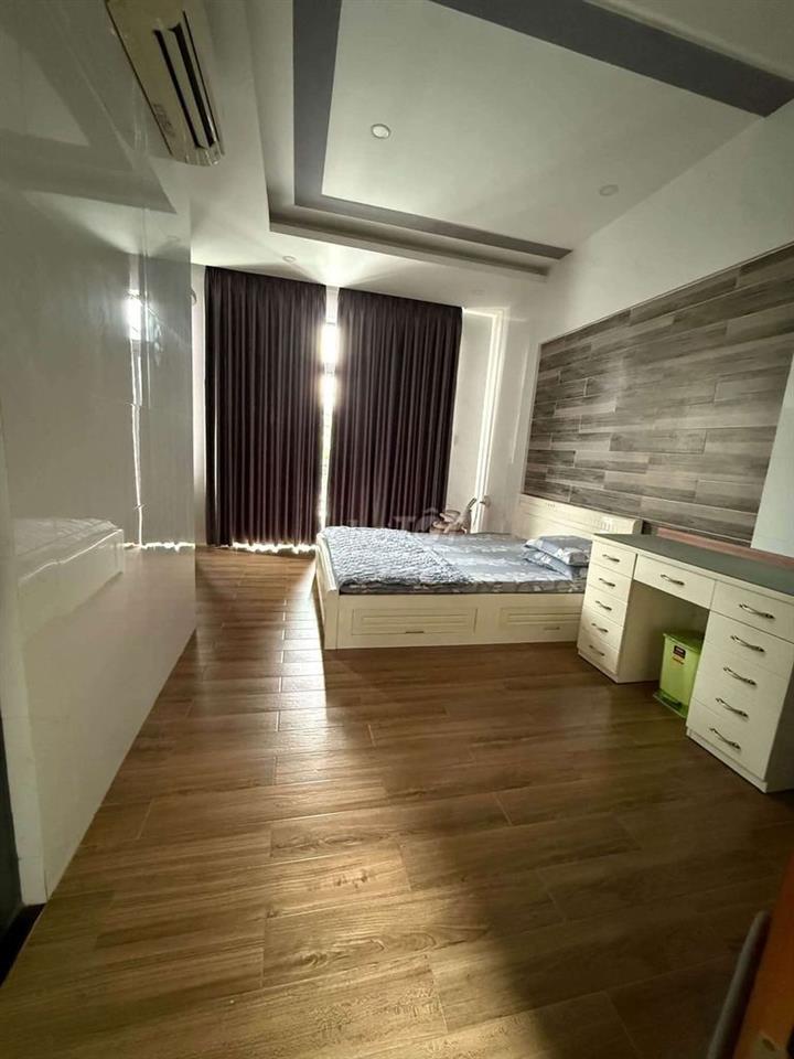 Cho thuê nhà 1 trệt 2 lầu Phú Lợi Thủ Dầu Một, 5phòng ngủ,có nội thất 