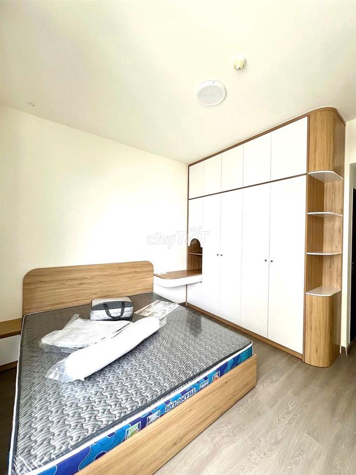 Cho thuê căn 2PN 2WC Ban Công - Full nội thất View Hồ Bơi