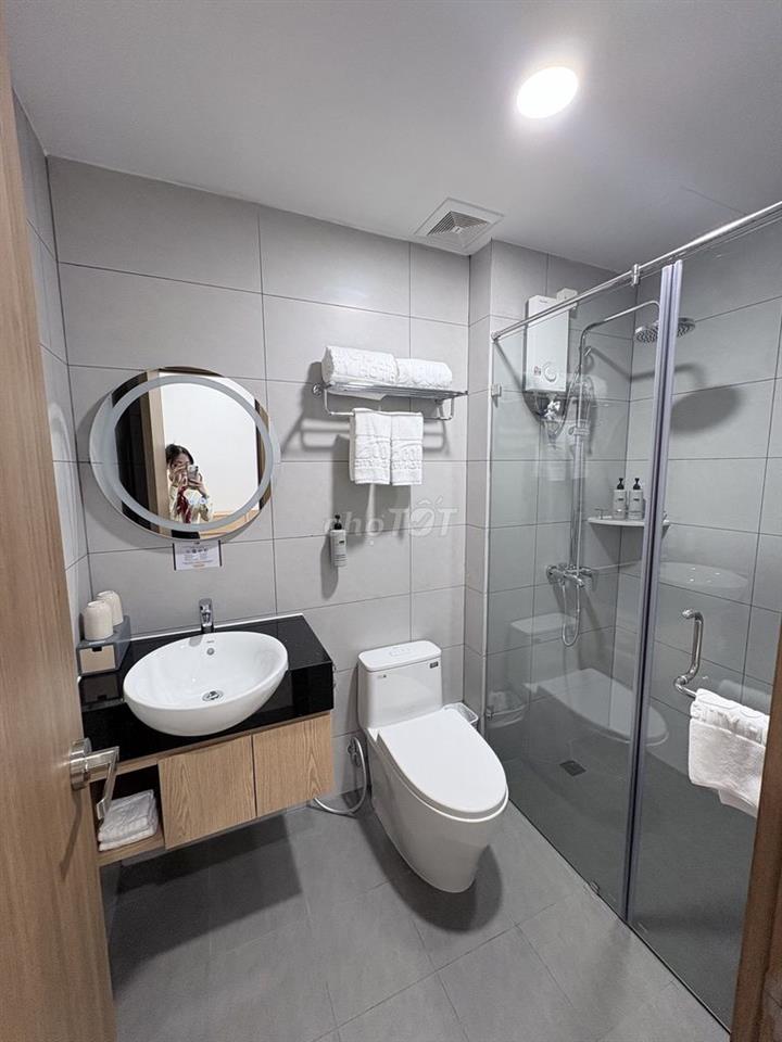 CHO THUÊ CĂN HỘ DỊCH VỤ FULL NT_ XÁCH VALI VÀO LÀ Ở_FREE ĐIỆN NƯỚC PQL