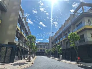 BÁN GẤP 02 NHÀ PHỐ LIỀN KỀ UNI VALLEY–VỊ TRÍ ĐẸP, TIỀM NĂNG ĐẦU TƯ CAO