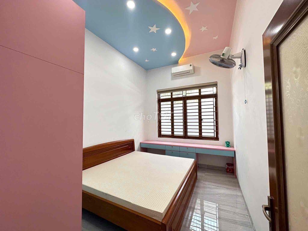 Cho thuê nhà sân vườn full nội thất phường Chánh Mỹ