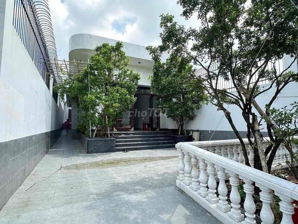 Cho thuê nhà sân vườn full nội thất phường Chánh Mỹ