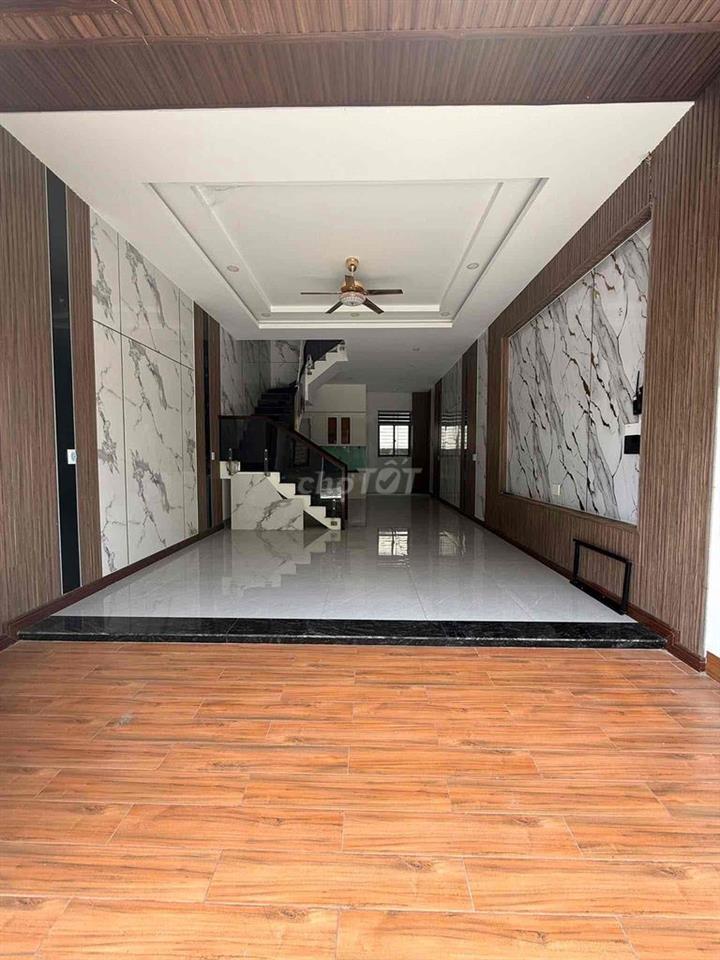 Cho thuê nhà Phú Hoà