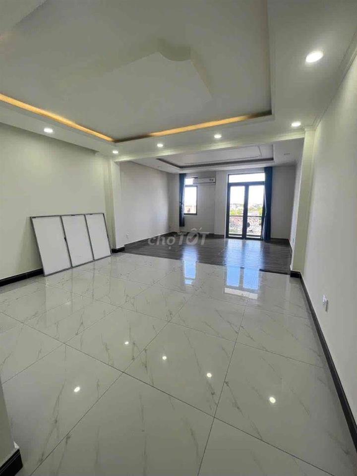 Cho thuê mặt tiền Hoàng Hoa Phám