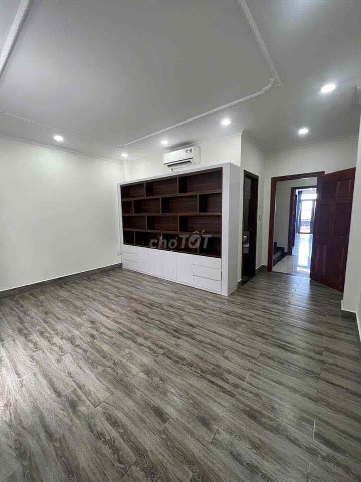 Cho thuê mặt tiền Hoàng Hoa Phám