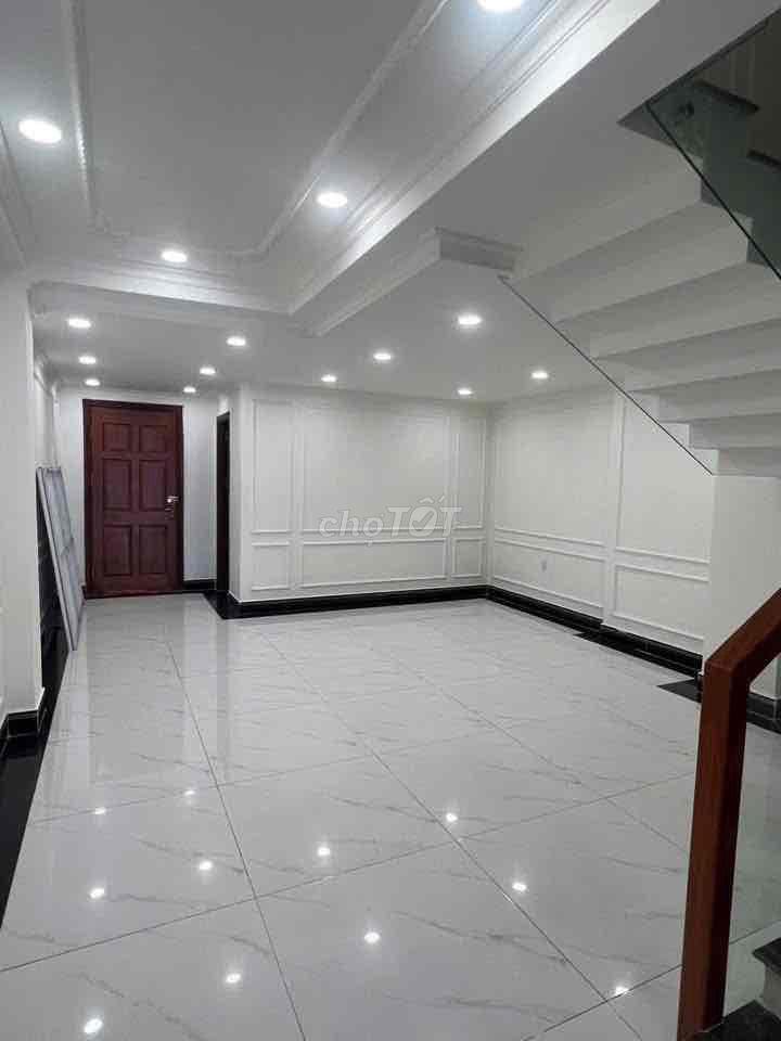Cho thuê mặt tiền Hoàng Hoa Phám