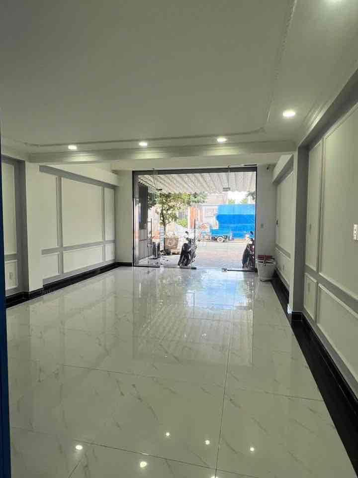 Cho thuê mặt tiền Hoàng Hoa Phám