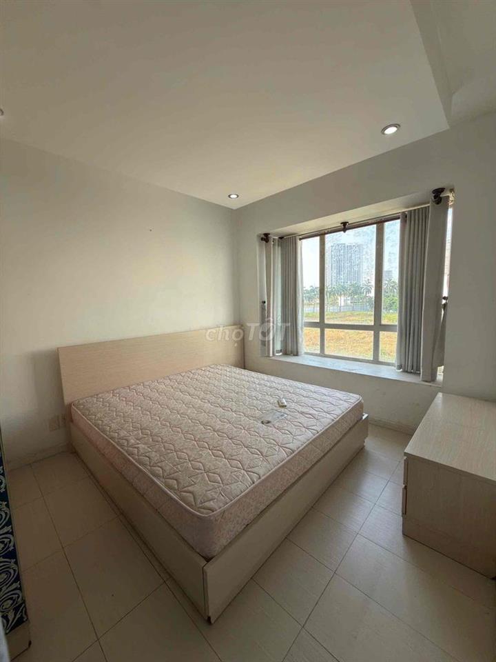 cc chính chủ sạch sẽ thoáng mát thuận tiện đi lại trường học mua sắm.
