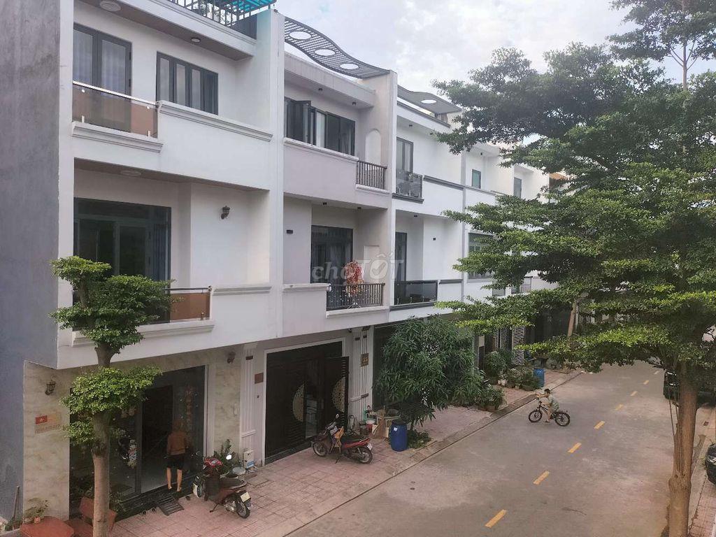   💥  quá đẹp quá xuất sắc.nội thất cực kỳ Cao cấp sang trọng  mê lắm ạ