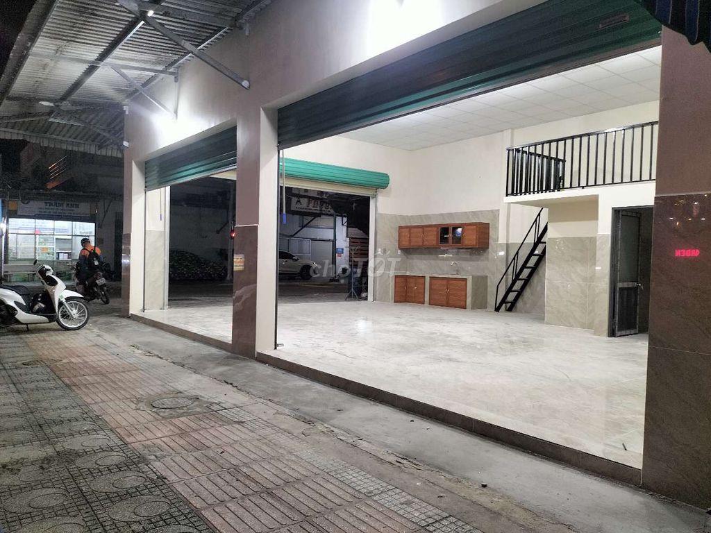 căn góc cực đắc địa còn xót lại trên con đường sầm uất