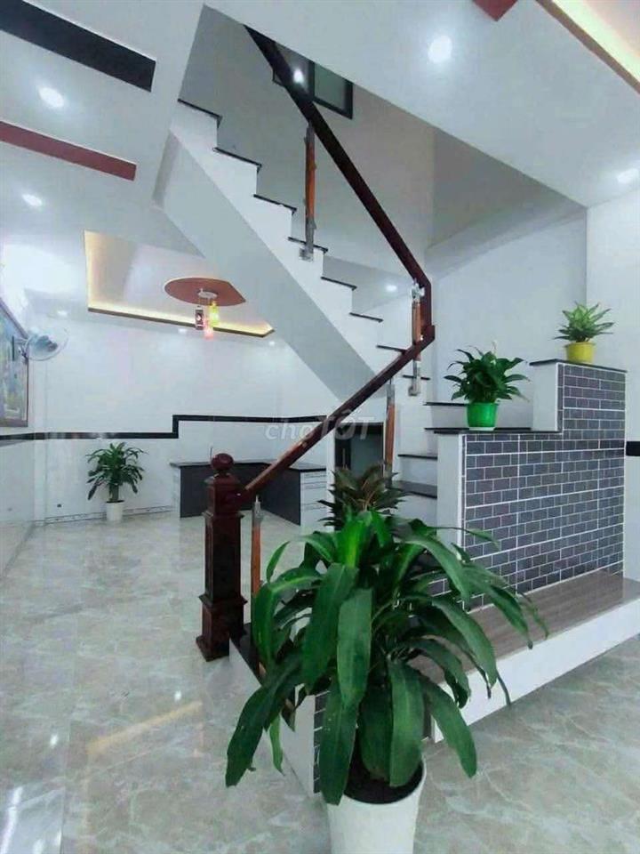 4,5t thôi buôn bán được sân đậu xe hơi 80m2 cực hiếm nhanh mới kịp ạ 