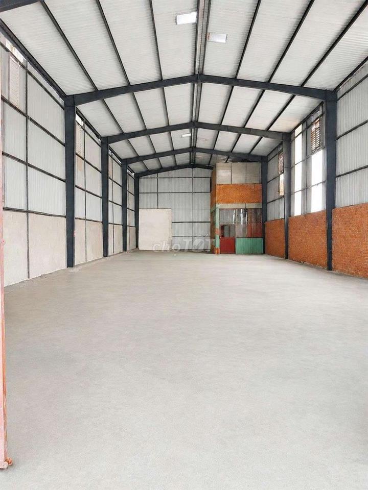  💥kho xưởng giá rẻ 300m2 có 15t thôi ạ   Thuận Giao  nhanh mới kịp ạ 