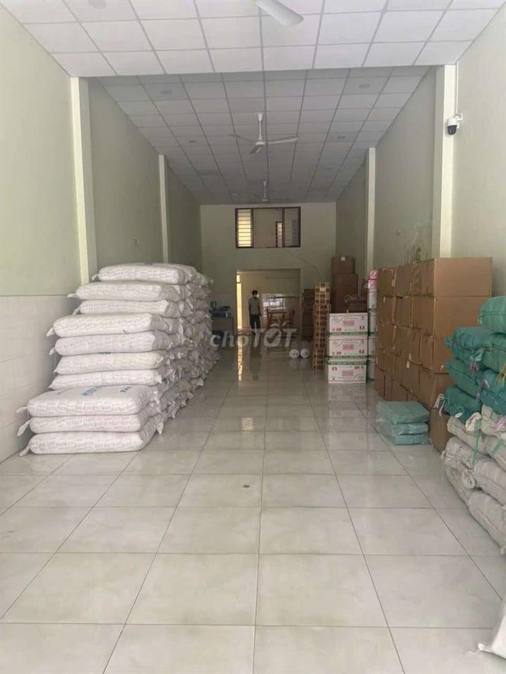 Nhà ngợp lắm rồi giảm sốc 950t còn có 4,6ty visip1 nhanh mới kịp ạ