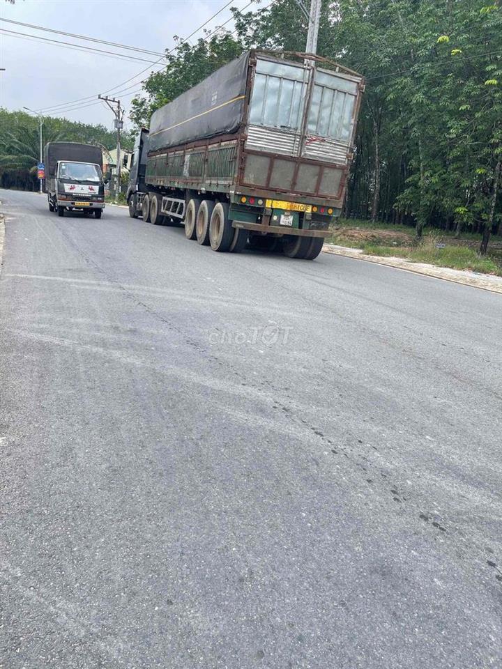 Bán bằng giá bank cho vay. Mặt tiền DX057. 1225m2 ngang 15m