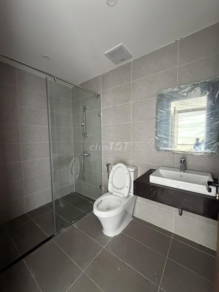 Cho thuê căn góc siêu rộng mới 100% ngay chợ Lái Thiêu, view sông