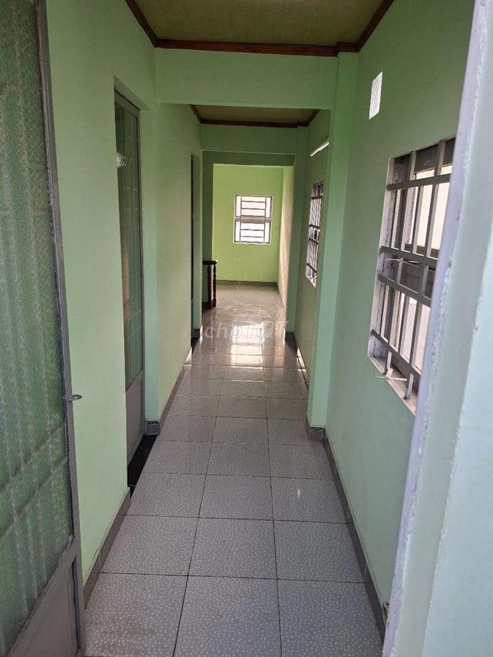Bán nhà chính chủ lầu trệt sát trường cấp 2, có 2 phòng trọ phía sau