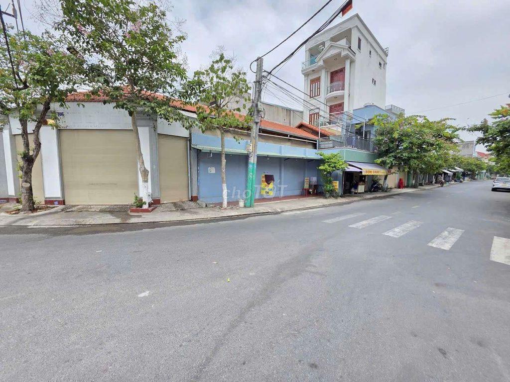 Nhà phố 2 mặt tiền kế bên Vincom550 Dĩ An