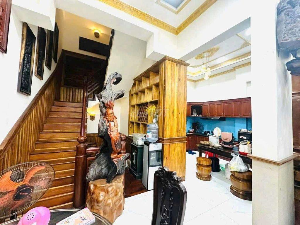 Nhà phố 2 mặt tiền kế bên Vincom550 Dĩ An