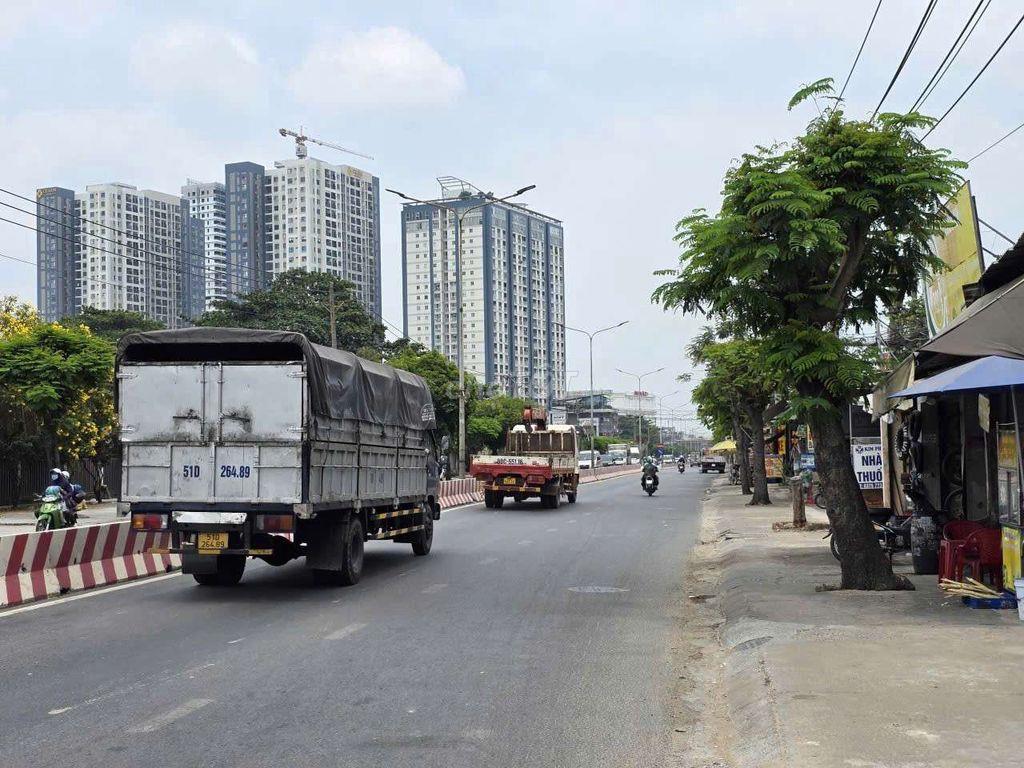 Nhà phố 2 mặt tiền kế bên Vincom550 Dĩ An