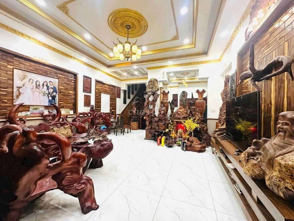 Nhà phố 2 mặt tiền kế bên Vincom550 Dĩ An