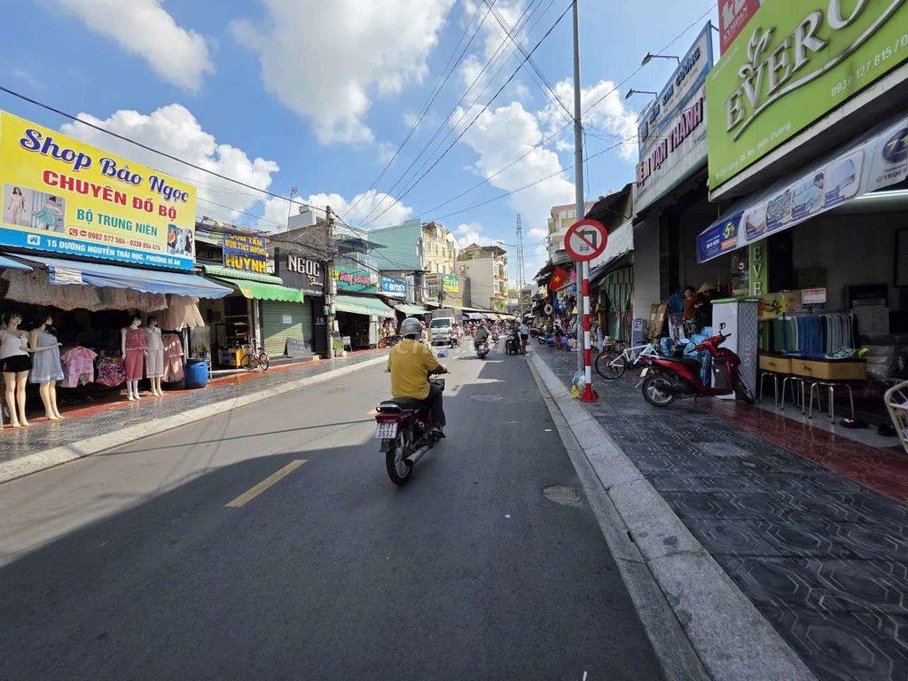 Nhà 130m mặt tiền chợ Dĩ An 1 kinh doanh sầm uất