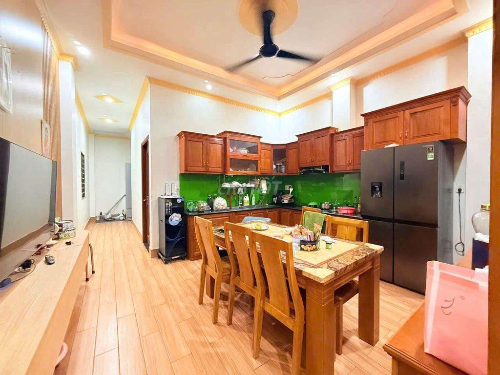 Nhà 3 Lầu hoàn công mặt tiền kinh doanh gần BigC Go và chợ Dĩ An 1