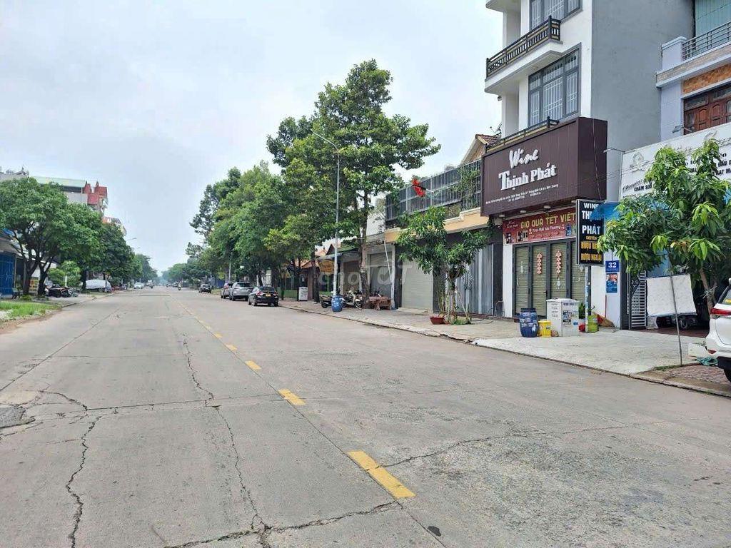 Đất 171m ngang 6m mặt tiền kinh doanh gần VinCom ngã tư 550 Dĩ An.