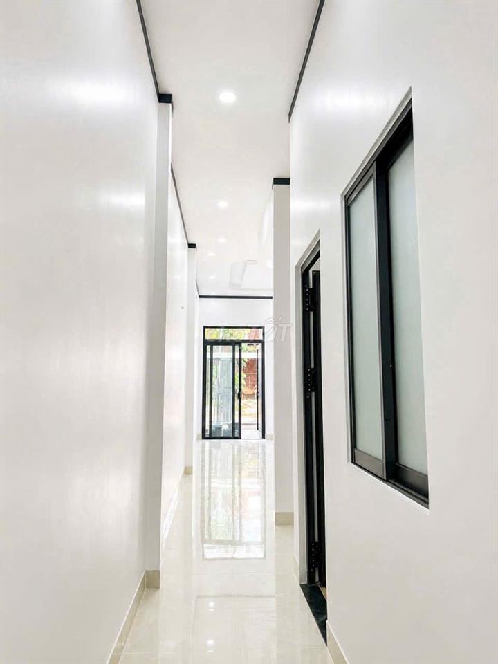 2.38 TỶ NHÀ CẤP 4 HIỆP AN - 4.2 x 27 , HẺM XE HƠI 6M
