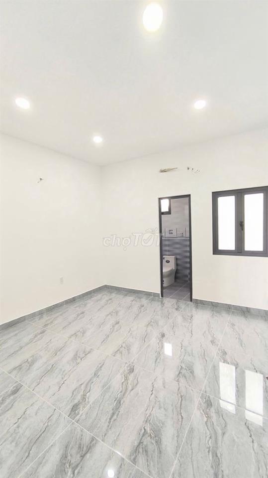 2.86 Tỷ Nhà Phố KDC Thủ Dầu Một - Sổ hoàn công, hẻm xe hơi 7m 