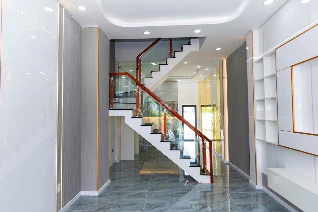 2.86 Tỷ Nhà Phố KDC Thủ Dầu Một - Sổ hoàn công, hẻm xe hơi 7m 