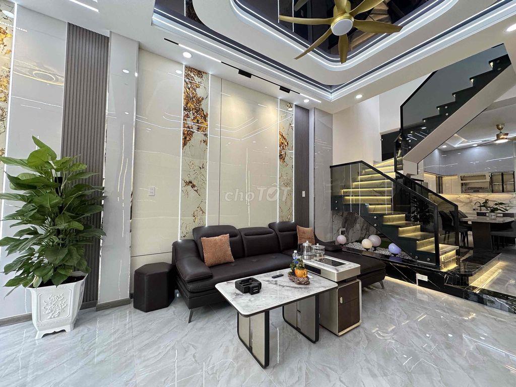 Nhà 3 Lầu Full Nội Thất 4tỷ850tr thương lượng