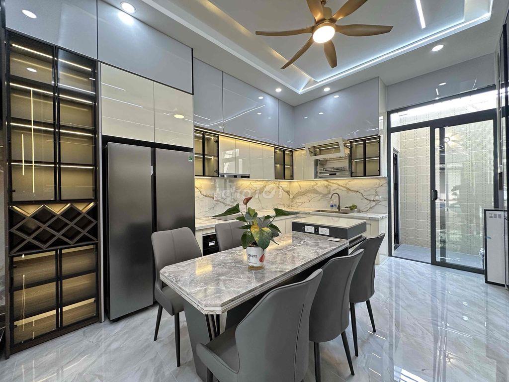 Nhà 3 Lầu Full Nội Thất 4tỷ850tr thương lượng