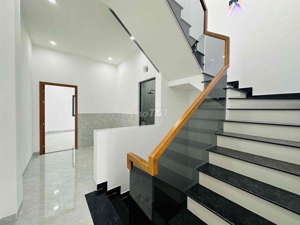 Bán Gấp Nhà 3 Tầng Rẻ hơn hàng xóm 450tr kế bên Aeon_ Cạnh Chợ Đêm
