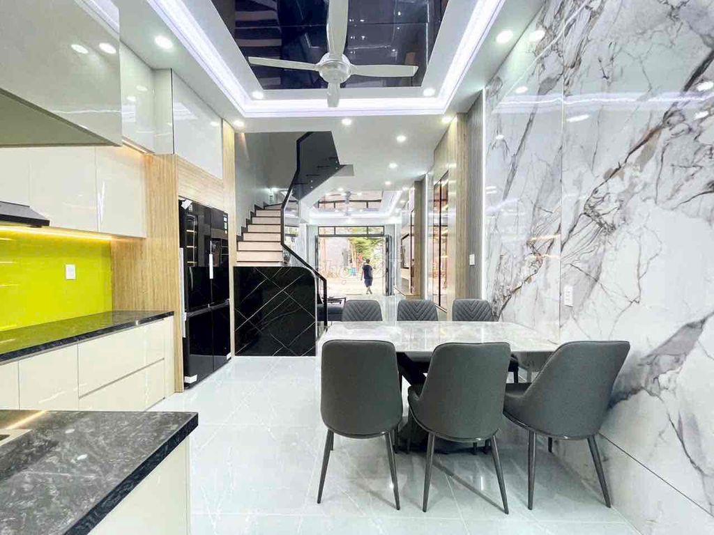 Nhà Trục Chính KDC 3 Tầng Gần cạnh Aeon mall Thuận An