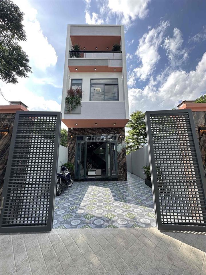 Nhà 2 lầu 2 mặt thoáng, 2 mặt tiền trước sau giáp công viên 4.8tỷ