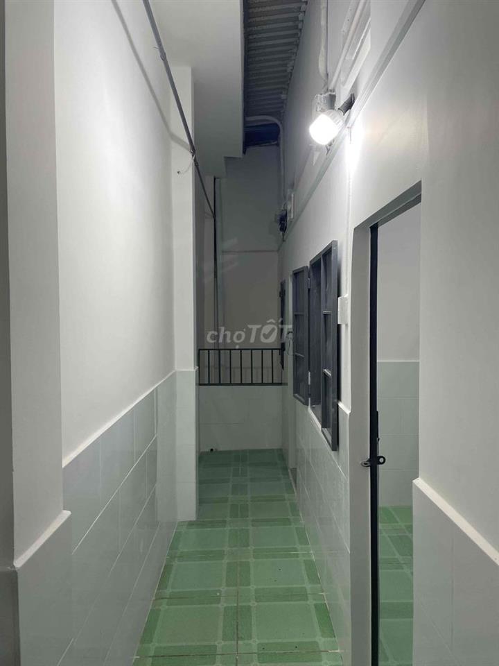 PHÒNG 20m CÓ GÁC, Ở AN NINH CÓ NGƯỜI DỌN SV THUÊ
