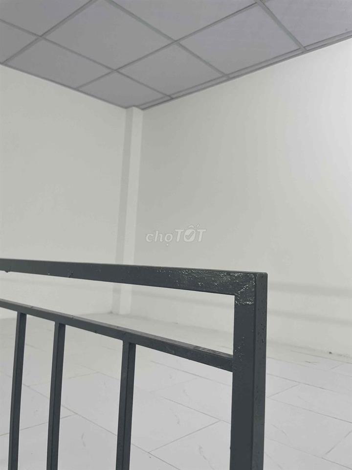 PHÒNG 20m CÓ GÁC, Ở AN NINH CÓ NGƯỜI DỌN SV THUÊ