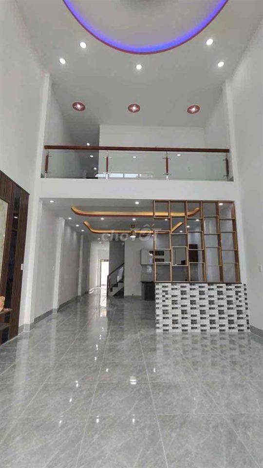Nhà mới cần tìm chủ . gần chợ sát bên trường có sân ô tô