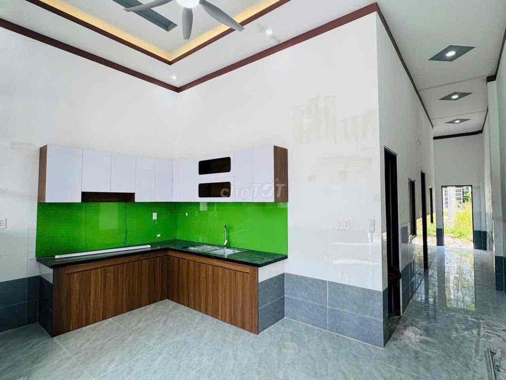 Nhà tại khu công nghiệp visip 2 , gần chợ và trường học , sân đậu ô tô