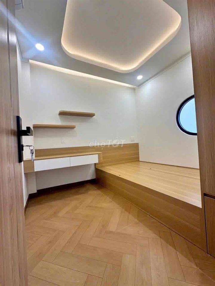 Nhà view sông thoáng mát chill chill gần chợ