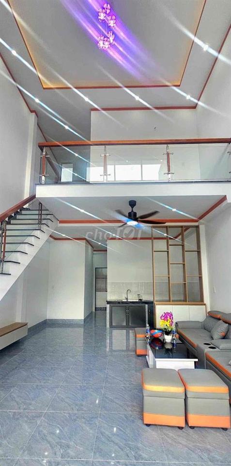 Bán nhà 1 trệt 1 lửng tặng full nội thất, đường 2 oto thông thoáng