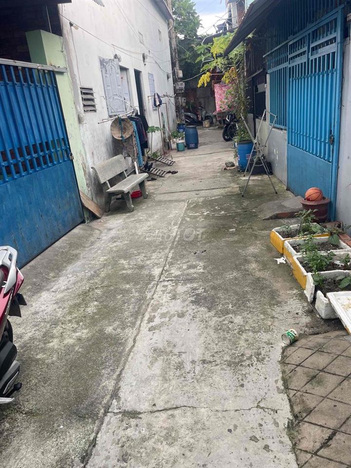 Cần tiền bán gấp căn nhà cấp 4
